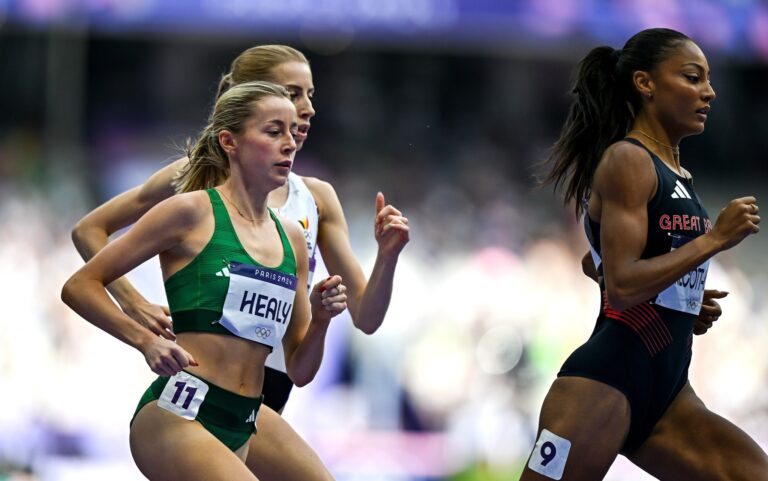 7 August 2024; Sarah Healy of Team Ireland in action during the women's 1500m repechage at the Stade de France during the 2024 Paris Summer Olympic Games in Paris, France. Photo by Sam Barnes/Sportsfile