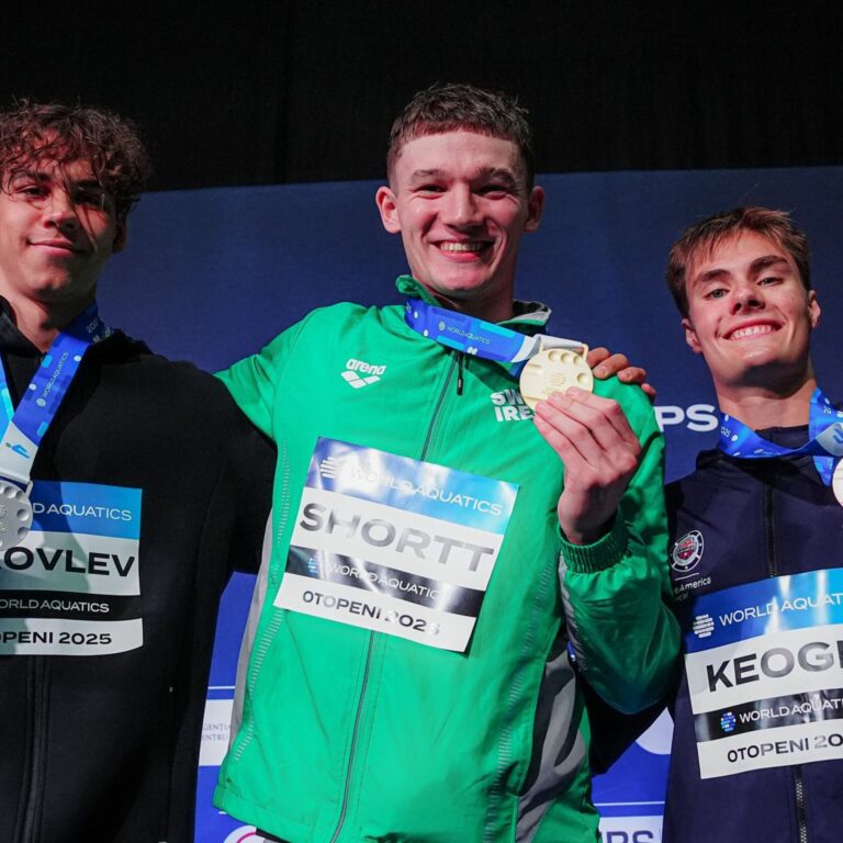 John Shortt crowned World Junior Champion in the 100m Back, 2025. Credit: World Aquatics