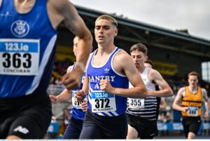 2 August 2025; Darragh McElhinney of Bantry AC, Cork, competes in the senior men's 1500m heats during day one of the 153rd 123.ie National Track & Field Senior Championships at Morton Stadium in Dublin. Photo by Sam Barnes/Sportsfile