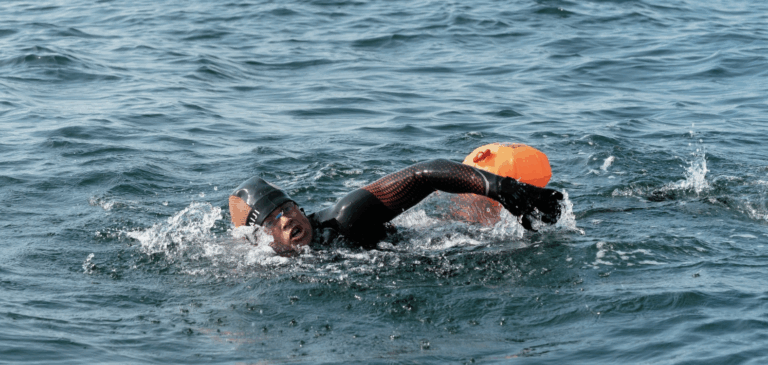 Daragh Morgan making his way though his Swim Eire Challenge
